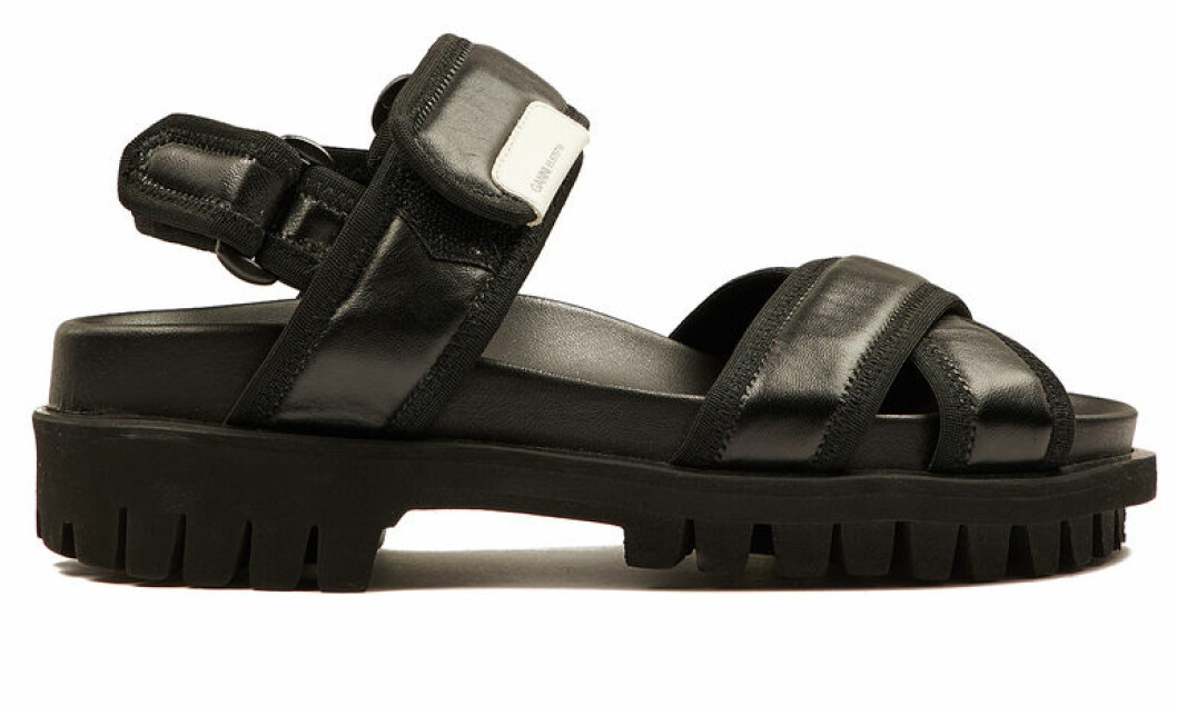 Sandaler med kardborreband från Ganni.