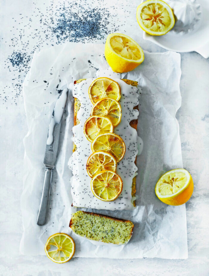 Recept på citronkaka med mandelmassa och vallmofrön