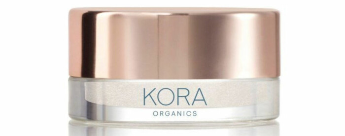 Clear quartz luminizer från Kora Organics är bästa ekologiska highlighter. Klicka på bilden och kom direkt till highlightern. Clear Quartz Luminizer från Kora Organic highlighter recension bäst i test