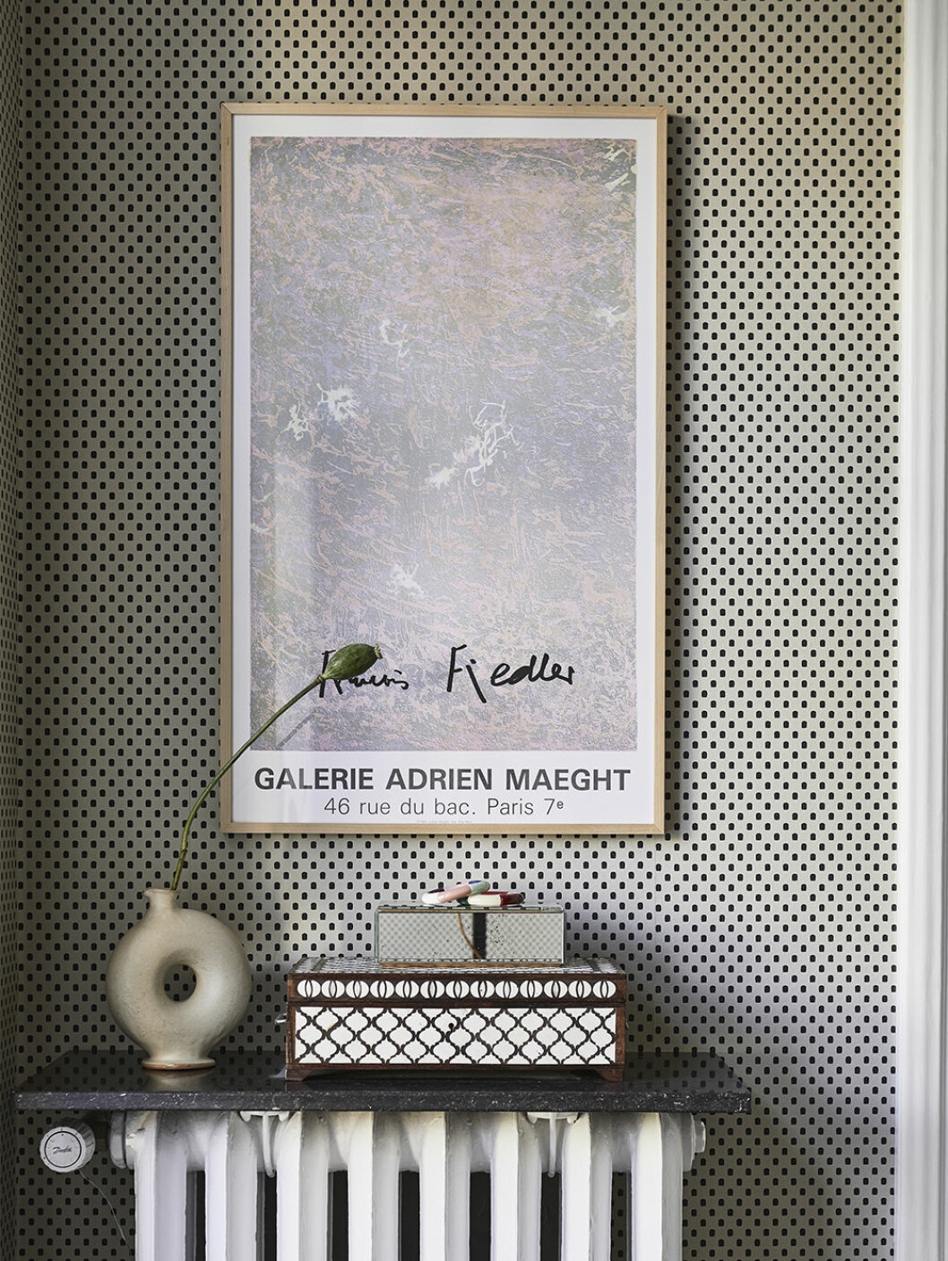 Inred med snygga askar för att gömma undan de minsta detaljerna som du inte vill ha framme. Foto: Andrea Papini, stylist: Emma Persson Lagerberg.