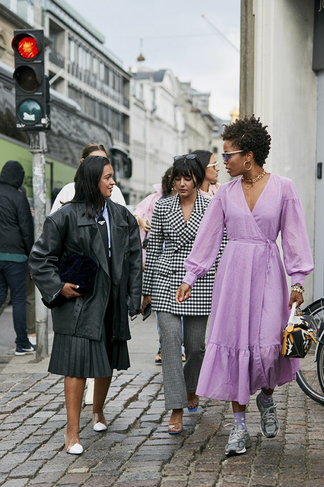 Lavendellila streetstyleinspiration från modeveckan i Köpenhamn. Lavendellila streetstyleinspiration från modeveckan i Köpenhamn.