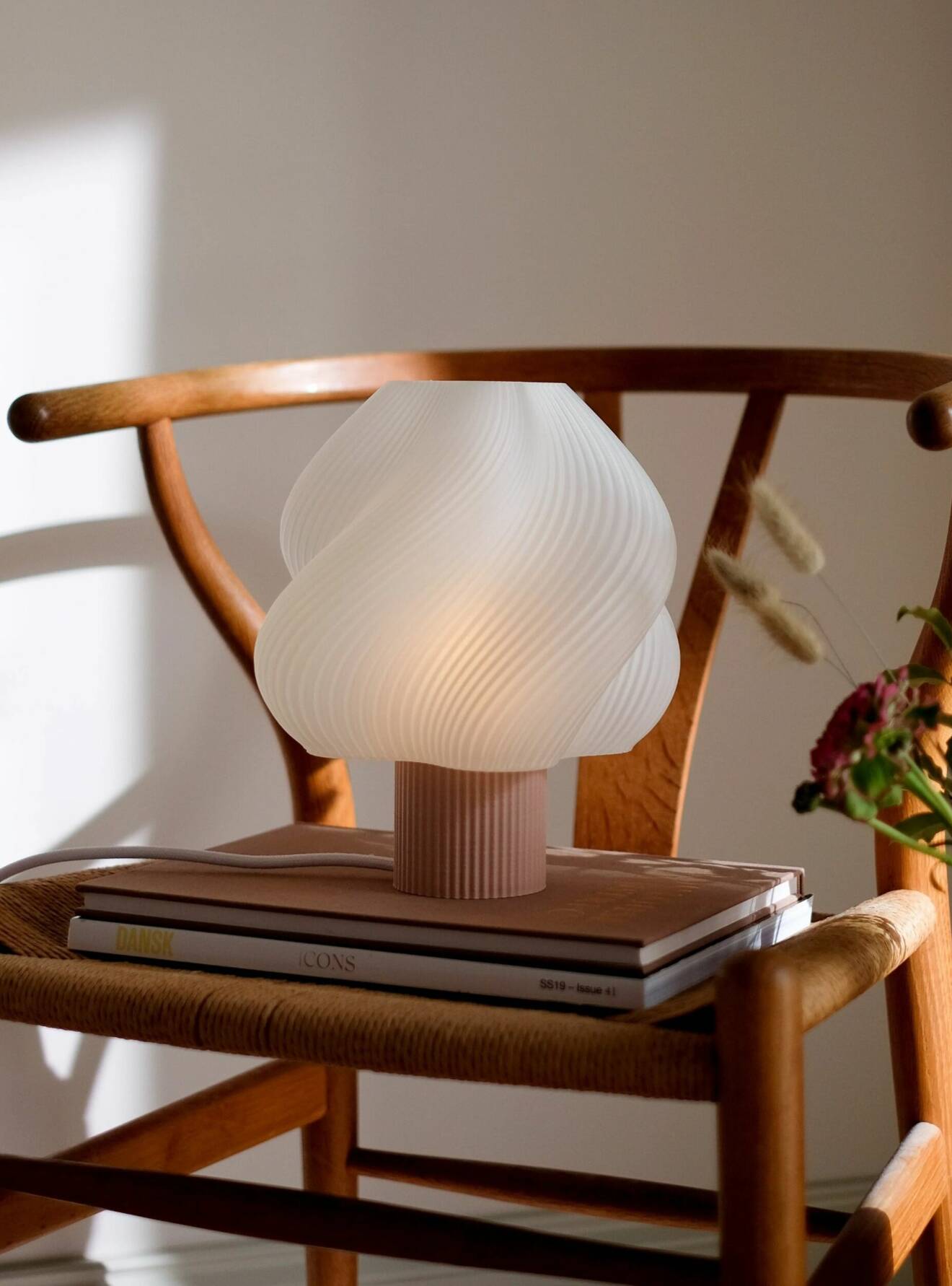 3d-printad bordslampa soft serve från creme atelier
