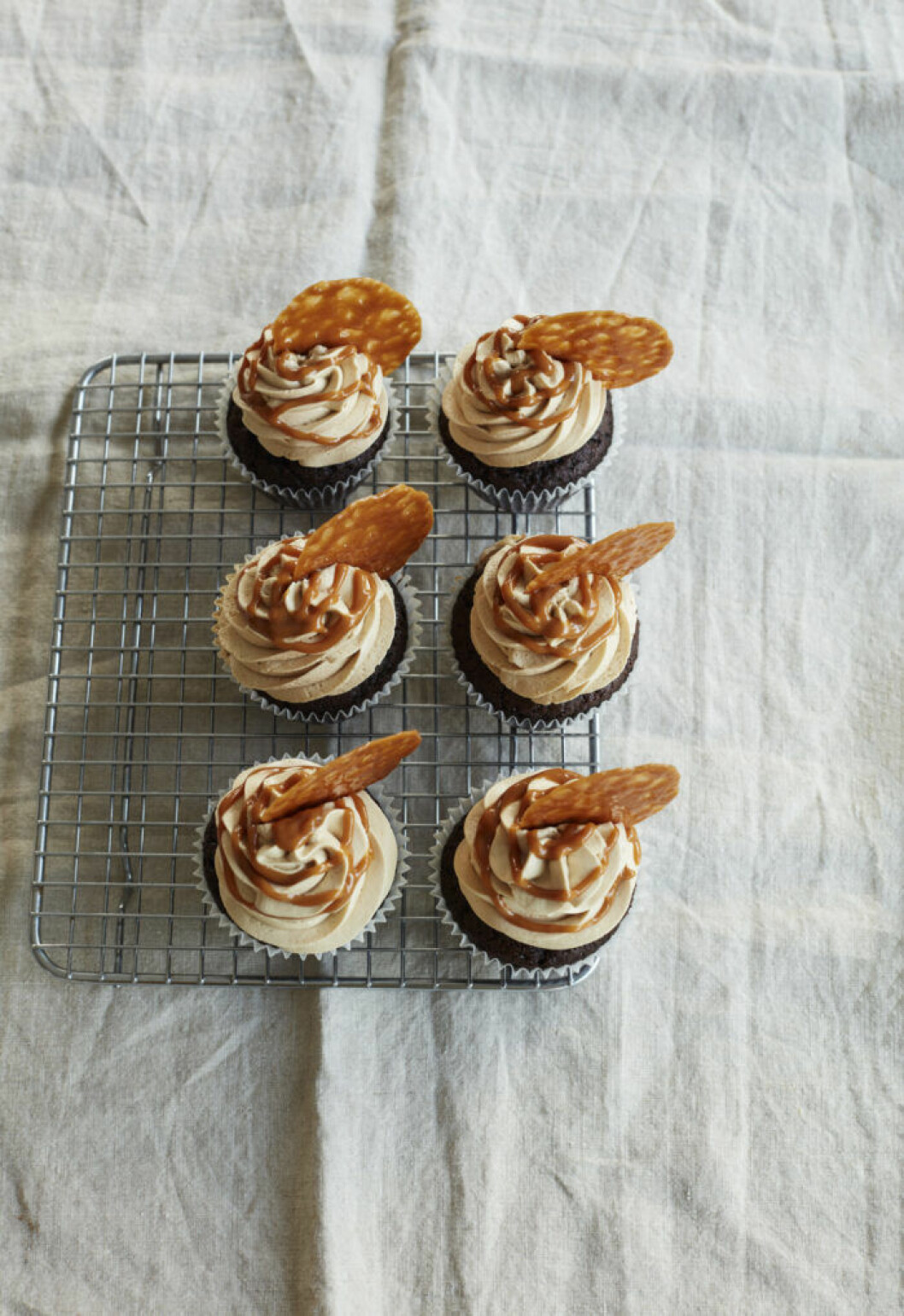 Chokladcupcakes med salt kola-frosting. Recept på chokladcupcakes med saltkola