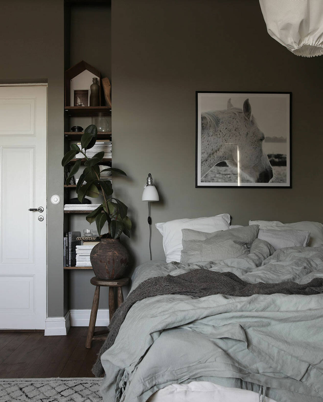 sovrum med grå färg