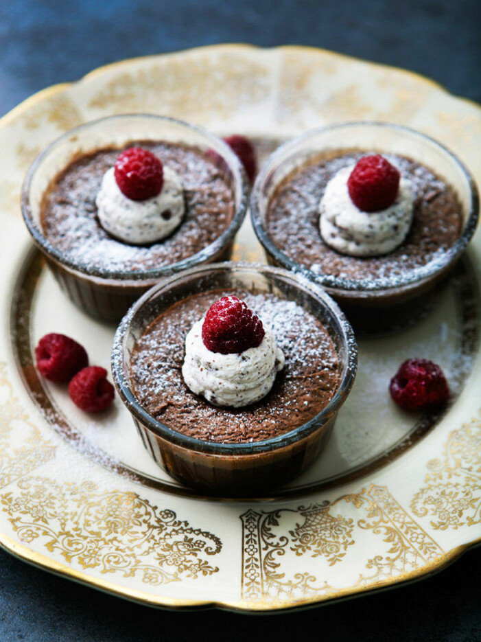 Recept på chokladfondant med kaffe och romgrädde