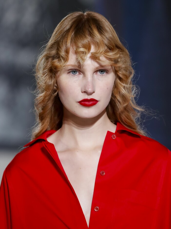 Allt för att verkligen få till de där drömlockarna à la Hermès vår SS 21