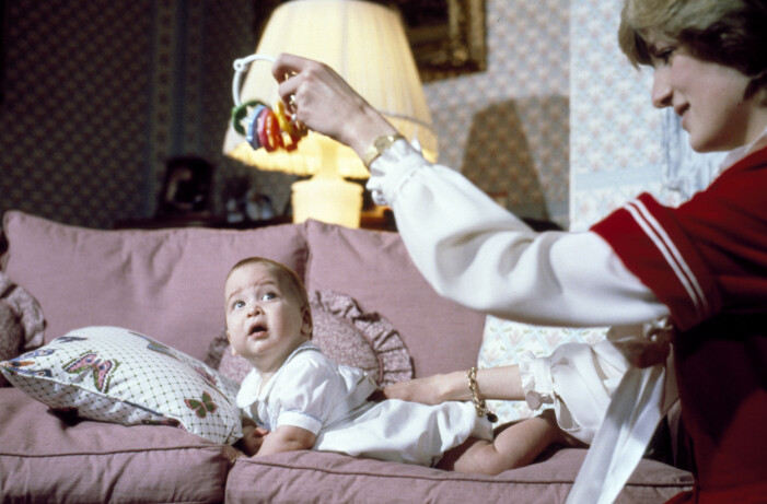 Prinsessan Diana med prins William endast 6 månader gammal.