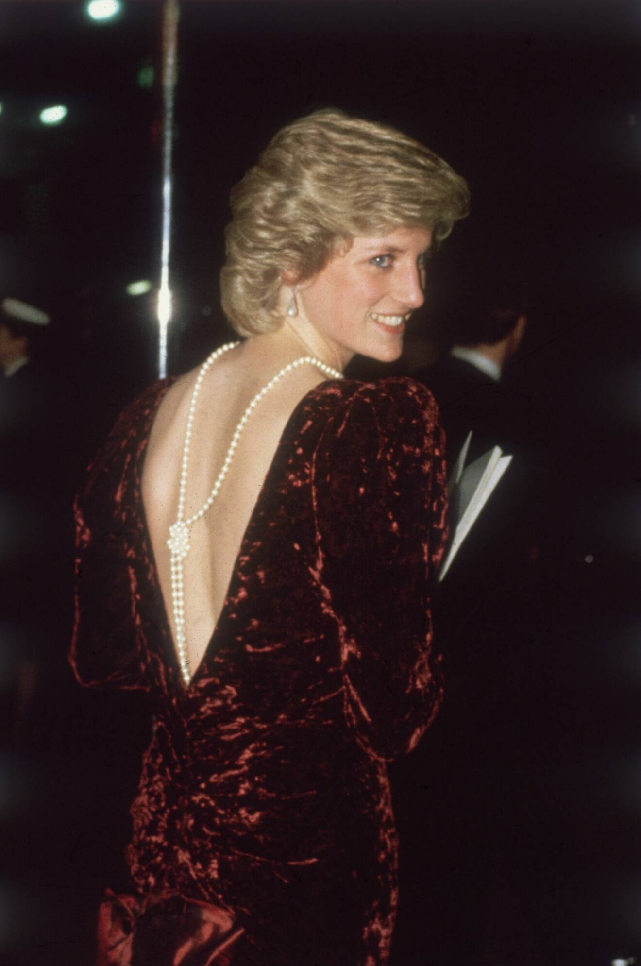 Prinsessan Dianas hemliga stylingknep – pärlhalsband baktill