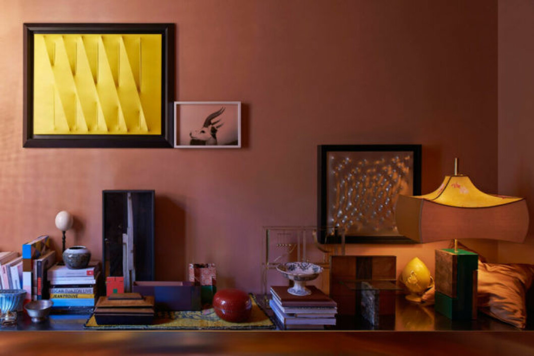 Dimore Studio bockar av flera trendfärger i sin färgstarka utställning under designveckan i Milano. Foto: Paola Pansini.