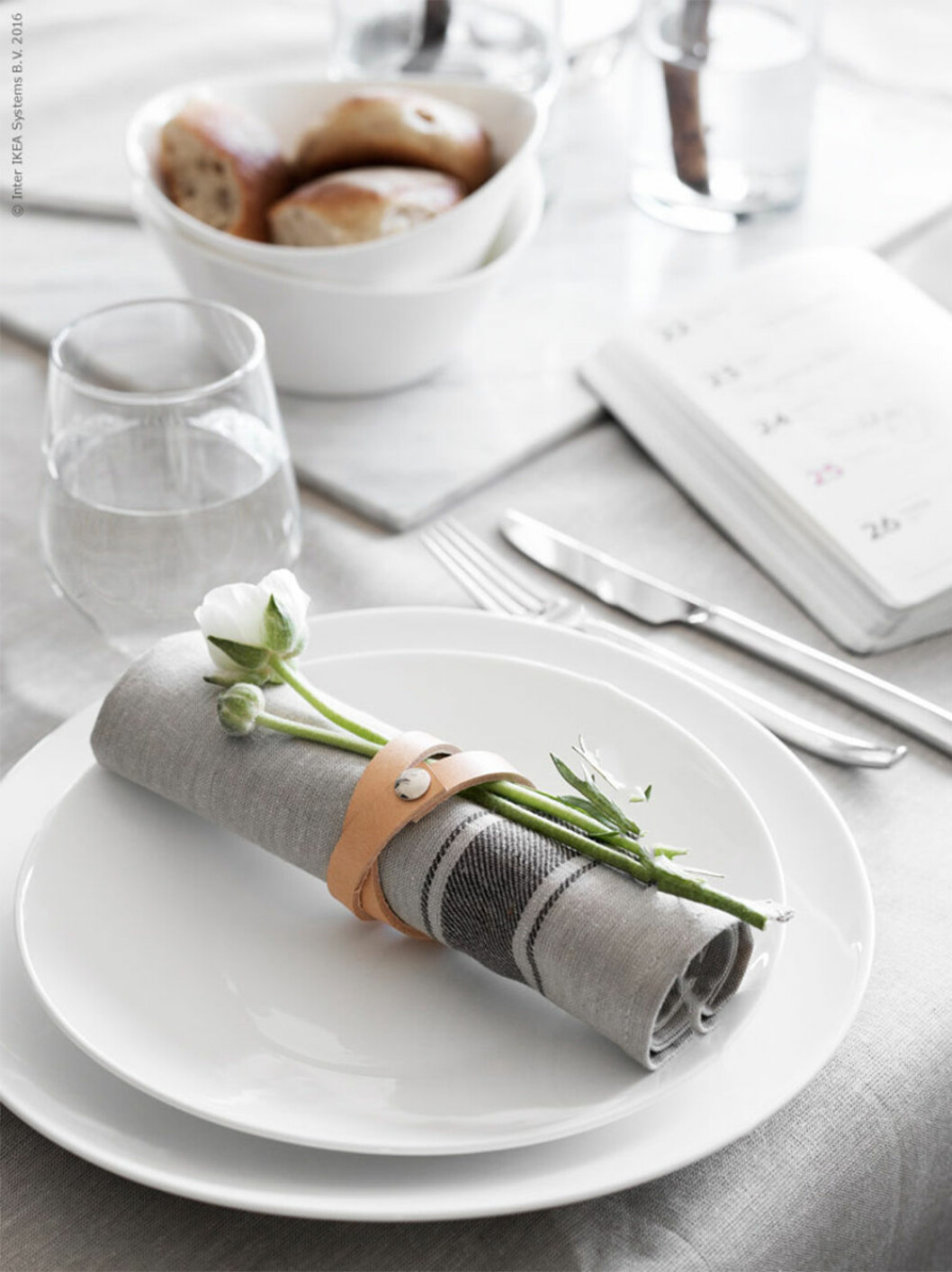 Foto: Ragnar Ómarsson Styling: Pella Hedeby för <a href="https://livethemma.ikea.se/vardagen-med-stil/" target="_blank" rel="noopener">Ikea Livet Hemma</a> servettring i läder - diy-projekt från ikea livet hemma