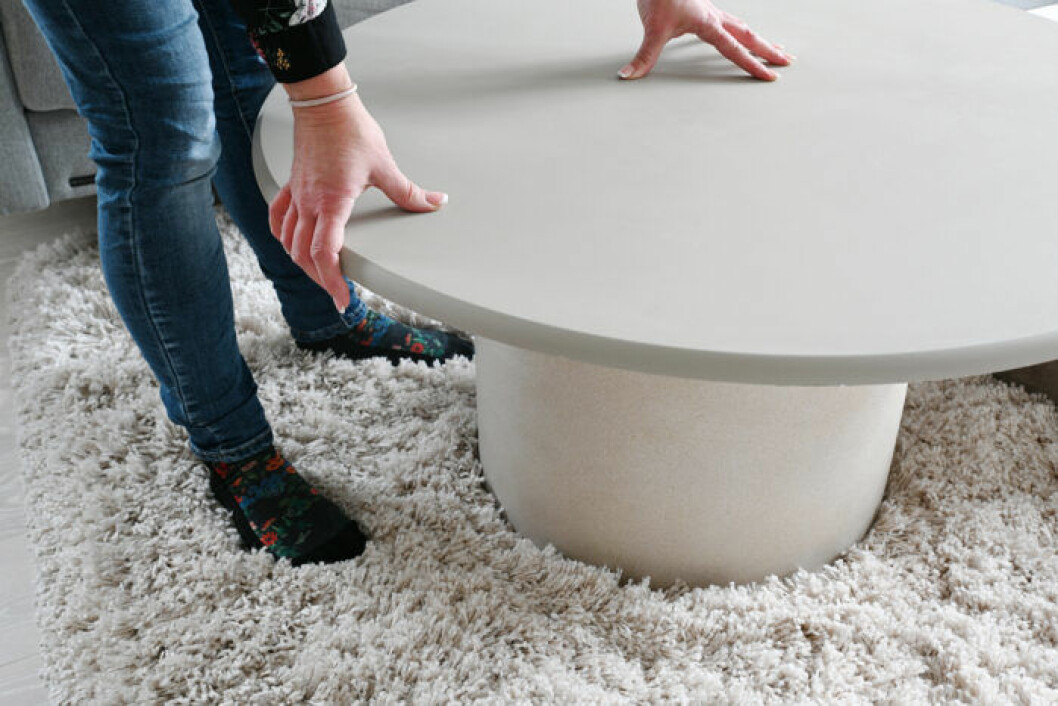 DIY: Stilrent soffbord av en betongkruka, steg 3