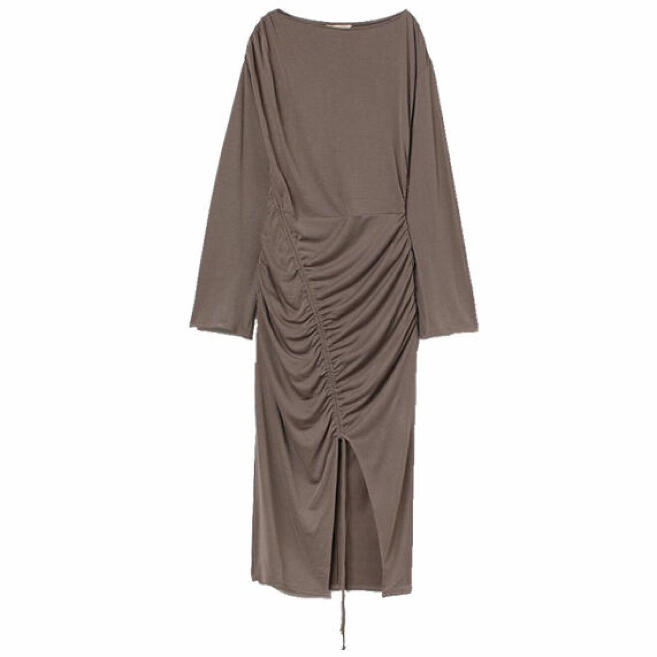 drapering 2022 – brun draperad klänning med dragsko