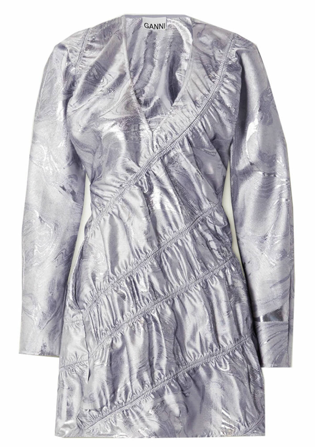 drapering 2022 – draperad metallic-klänning från Ganni
