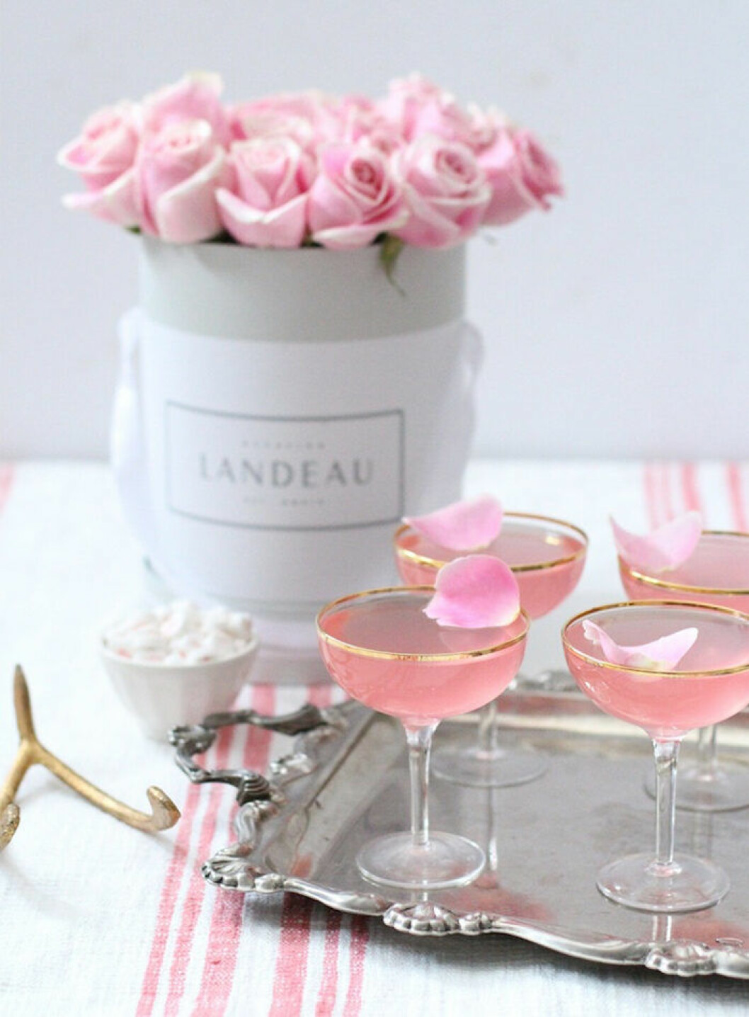 Pink Rose. Via: <a href="http://www.jillianharris.com/valentines-drinks-lady-rose/" target="_blank" rel="noopener">jillianharris</a> Pink Rose.