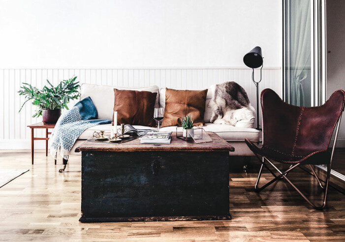 Bild från <a href="https://www.elle.se/hemma-hos/veckans-dromhem-vintage-och-trendiga-jordtoner/4641144">”Veckans drömhem: Vintage och trendiga jordtoner”</a> Foto: <a href="http://emilydahl.se/" target="_blank">Emily Dahl</a> för <a href="http://www.1ststreet.se/" target="_blank">1st Stree</a>t dromhem_soffgrupp