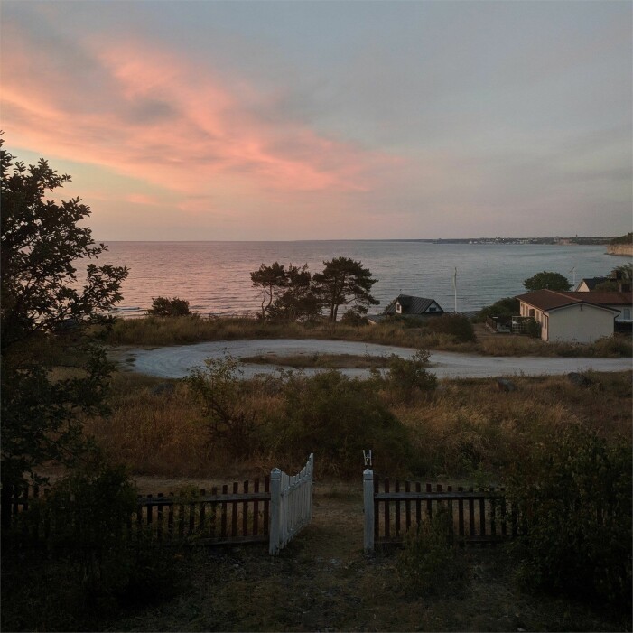 Foto: <a target="_blank" href="https://www.instagram.com/fastighetsbyran">Fastighetsbyrån Gotland</a>/mäklare: Thomas Sandelius. Magiskt sommarhus på Visby i Gotland