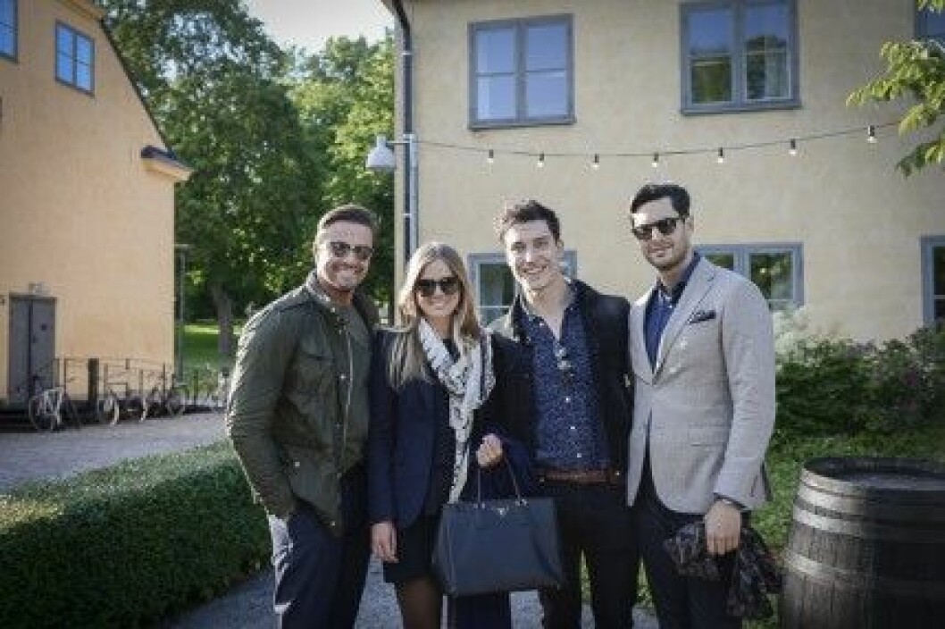 Agenten Johan Pråmell, Amelie Westfeldt, Rasmus Brelid och marknadsdirektören på Eklund Sthlm NY, Sebastian Magnani. Agenten Johan Pråmell, Amelie Westfeldt, Rasmus Brelid och marknadsdirektören på Eklund Sthlm NY, Sebastian Magnani.