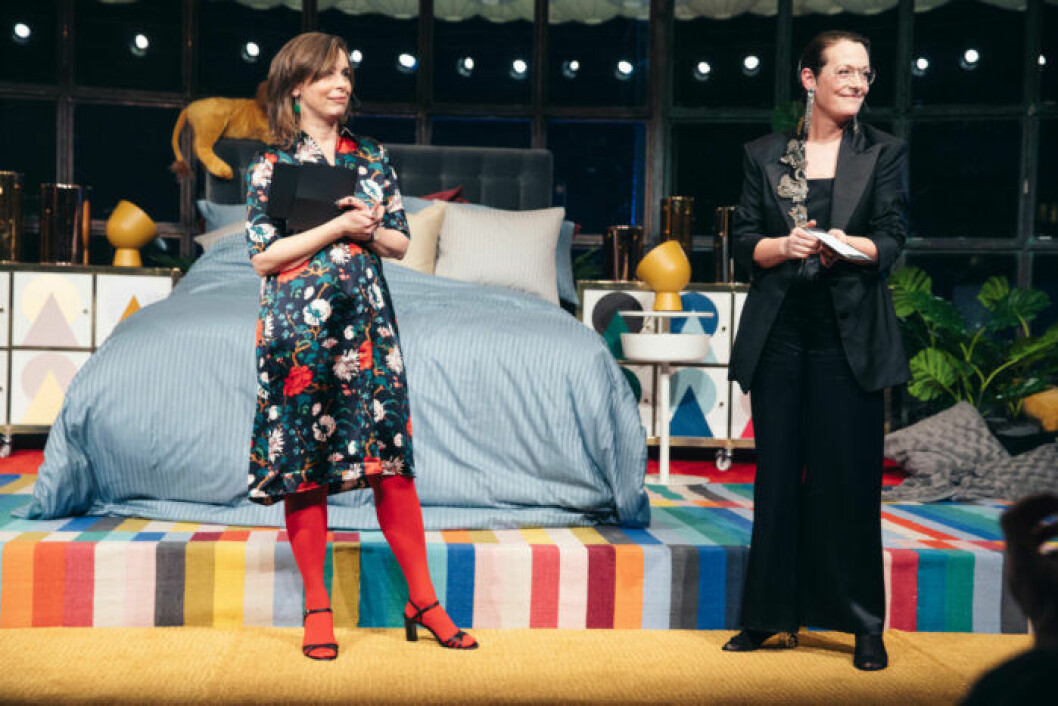 Karin Ohlsson–Leijon och Cia Jansson på scen på ELLE Decoration Swedish Design Awards 2019