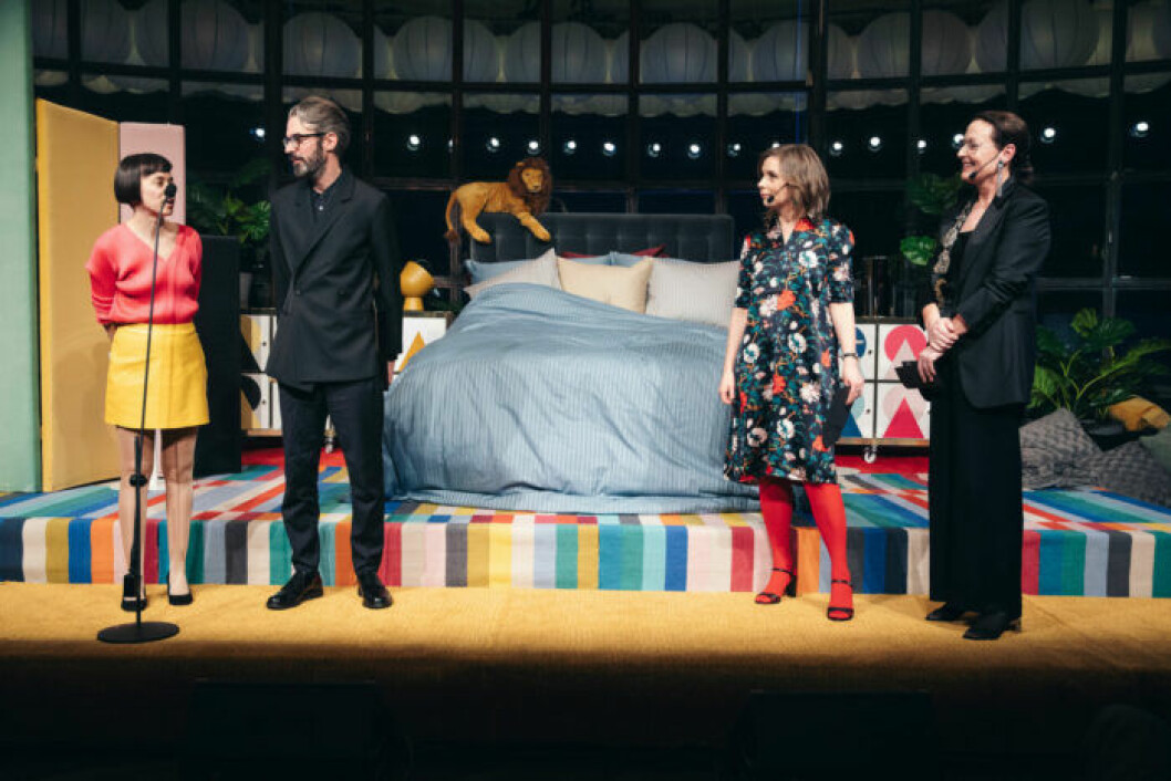 Årets inredare Halleroed tar emot sitt pris på ELLE Decoration Swedish Design Awards 2019