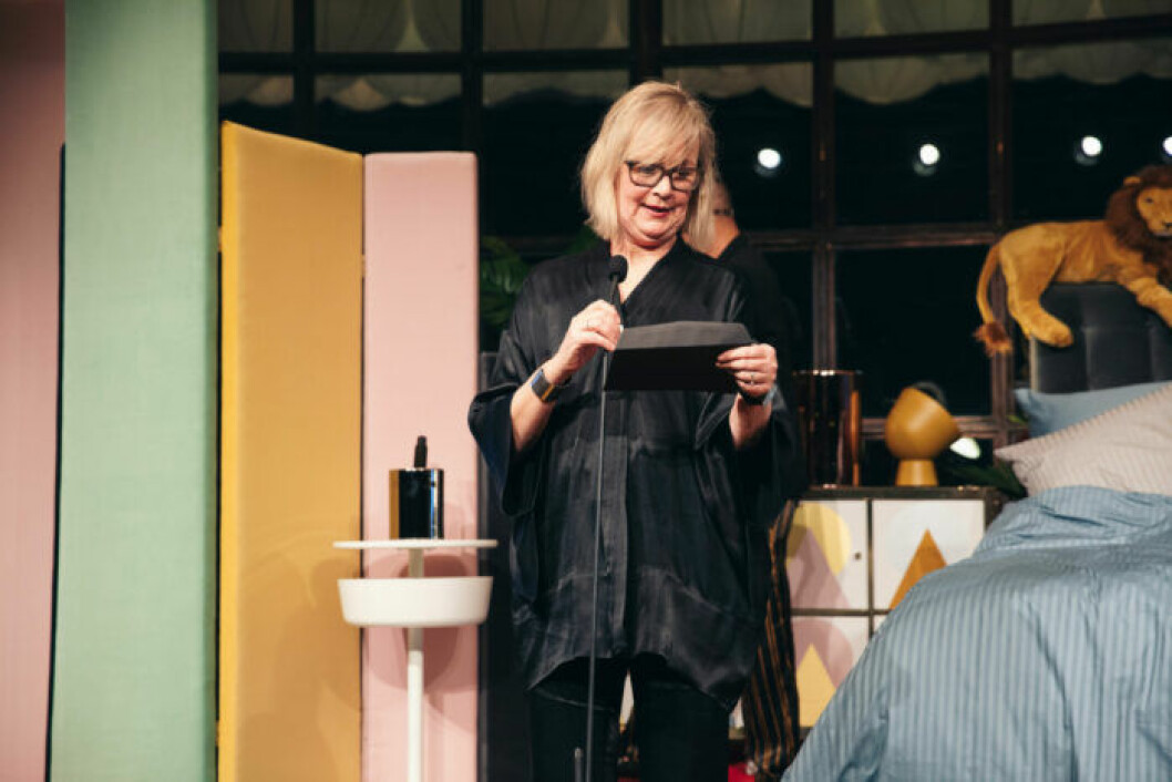 Vinnaren presenteras på scen på ELLE Decoration Swedish Design Awards 2019