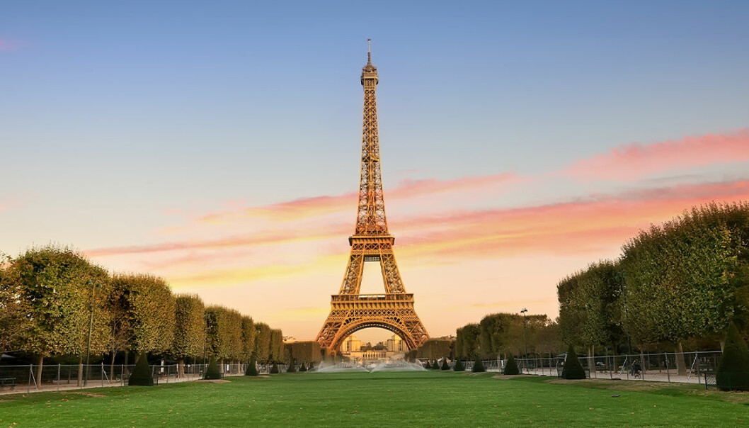 Eiffeltornet i solnedgång