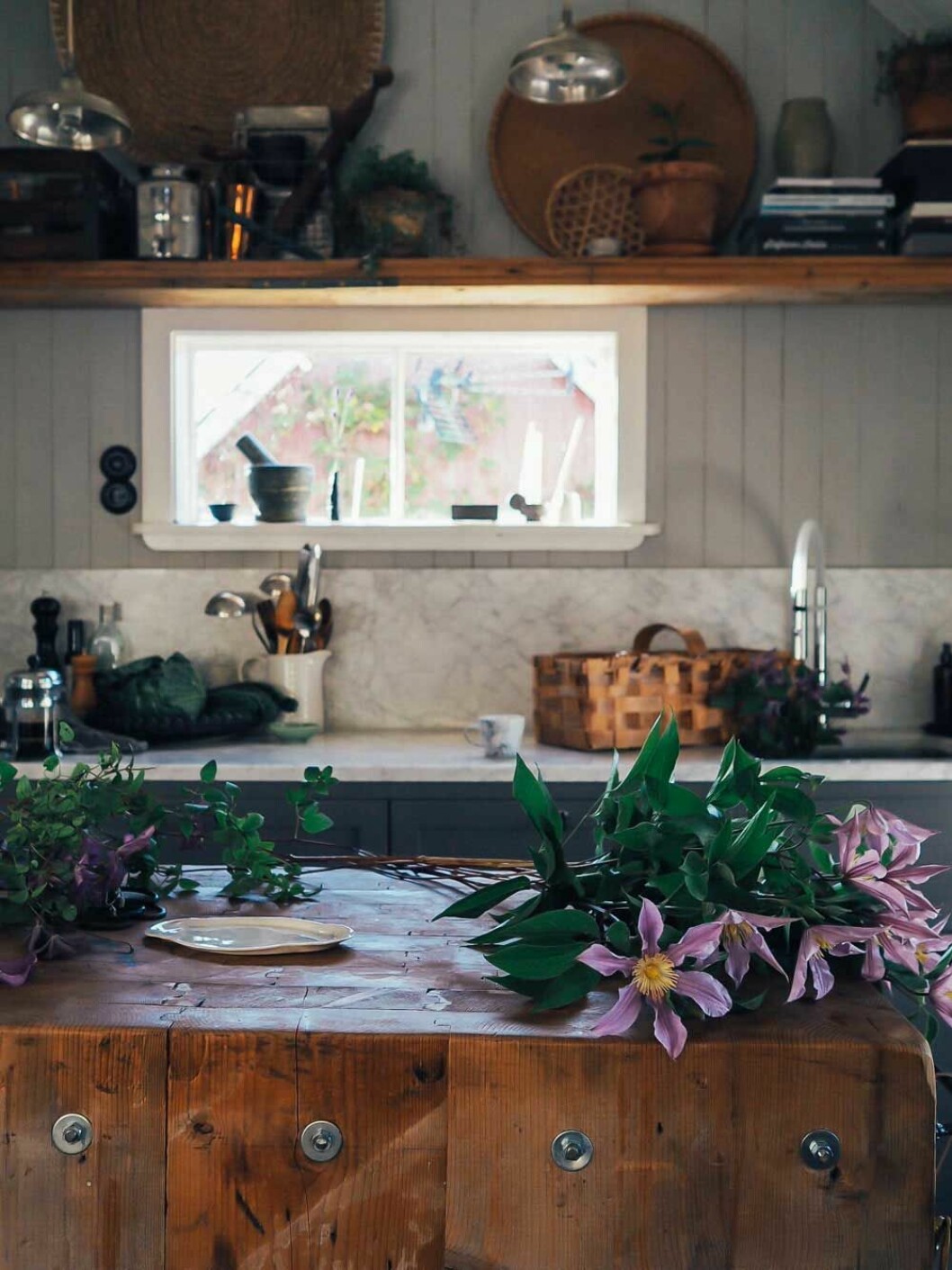 Foto: Elin Lannsjö Köket i Elin Lannsjös mysiga kolonistuga