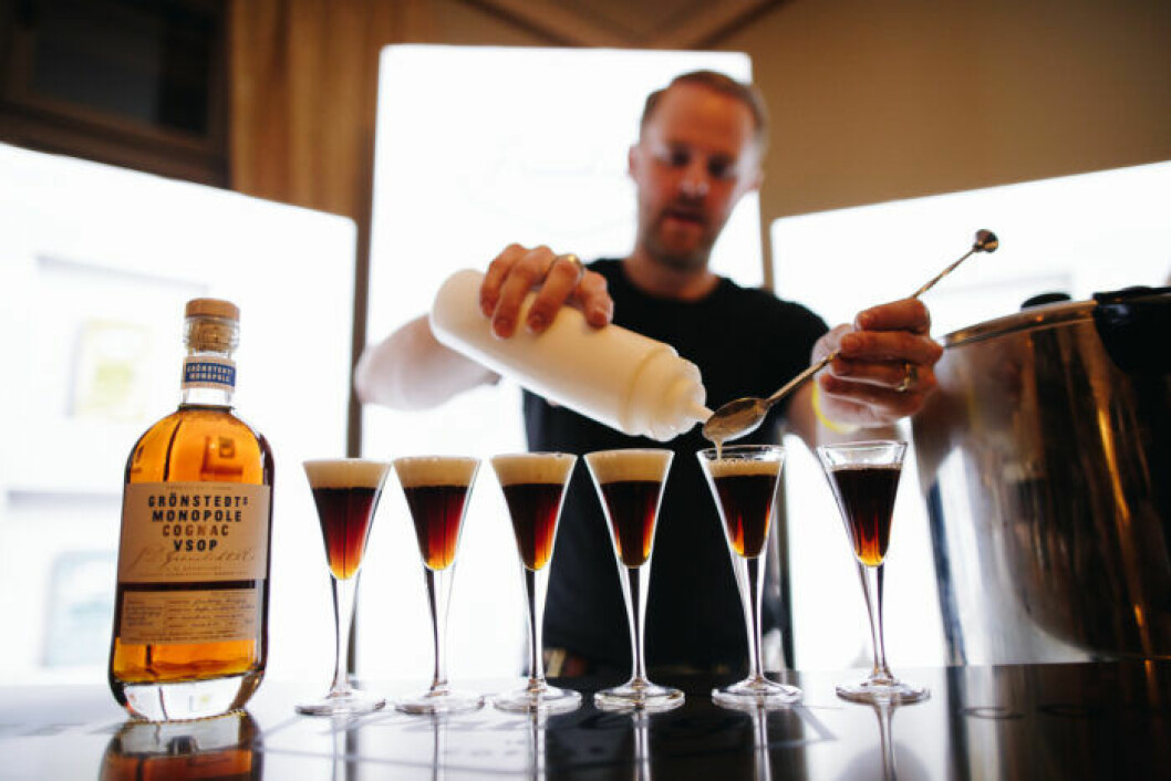 Hot shots på Grönstedts cognac och kaffe från Paulig. Hot shots på Grönstedts cognac och kaffe från Paulig.