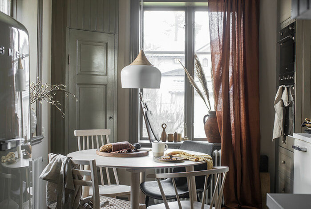 Ljust och naturnära i köket hos Ellos Home våren 2019