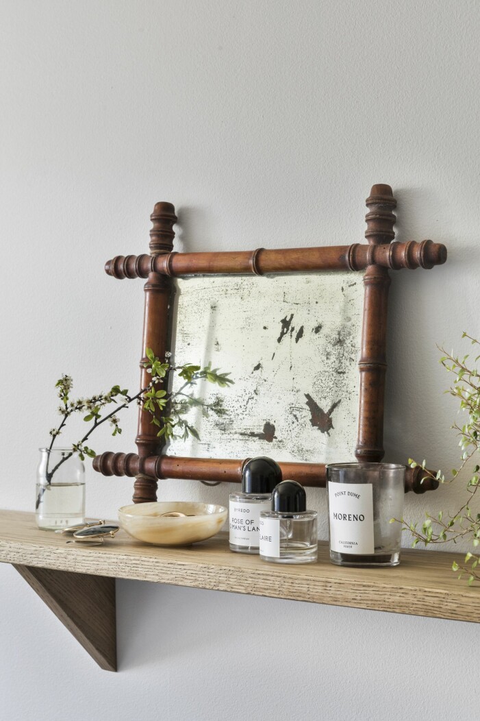 Emely Crona Östermalm hylla Byredo parfym