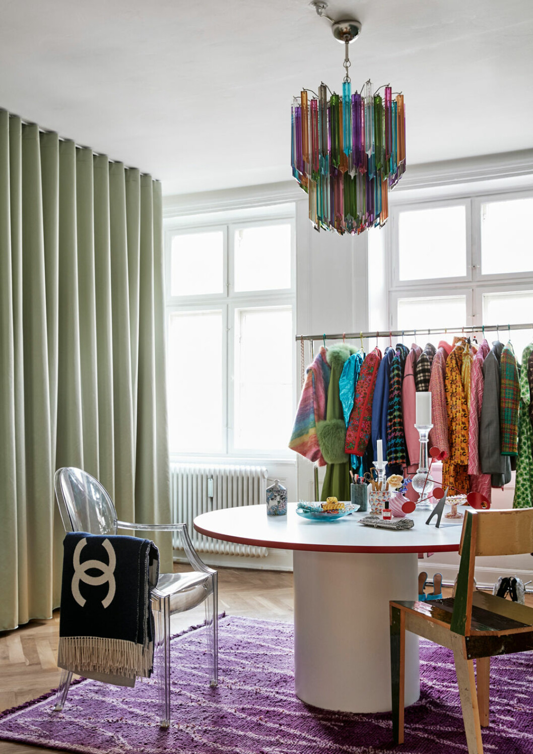Hemma hos Emili Sindlev Köpenhamn walk in closet