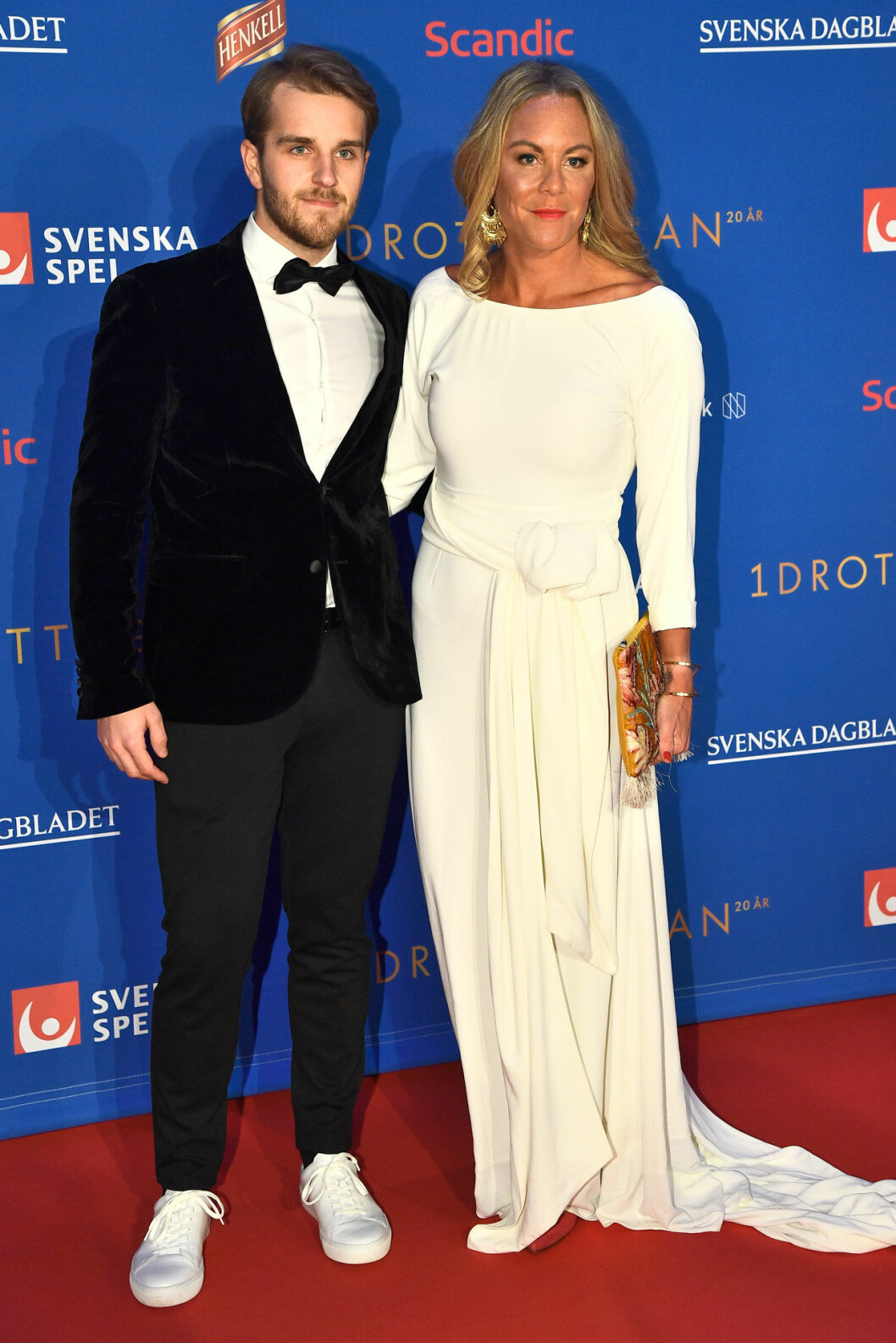 Emma Igelström med sällskap. Röda mattan, Emma Igelström med sällskap