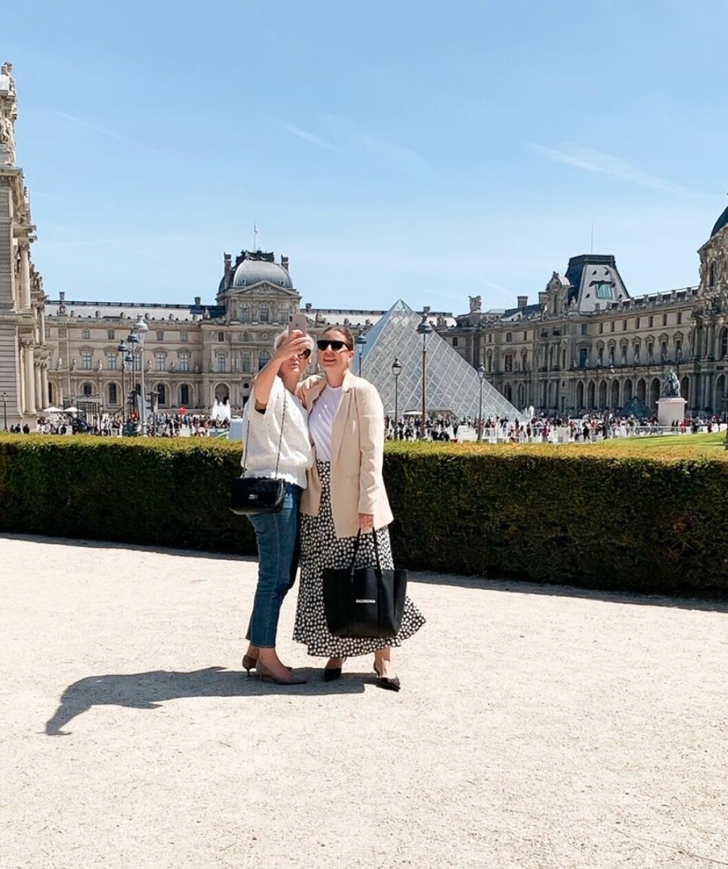 Frida och Emma i Paris. Frida och Emma i Paris.