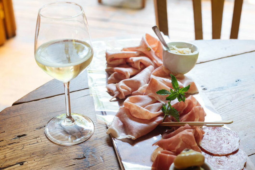 Prosecco och matchande tilltugg. Foto: IBL Prosecco och matchande tilltugg. Foto: IBL