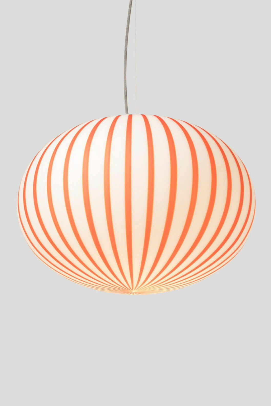 Filigrana lampa från Established and Sons