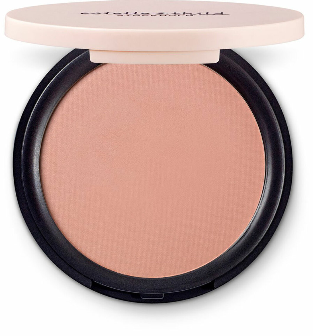 Estelle & Thilds Biomineral Fresh glow satin blush är helt vegansk, ekologisk och naturligt baserad. Estelle & Thilds Biomineral Fresh glow satin blush vegansk