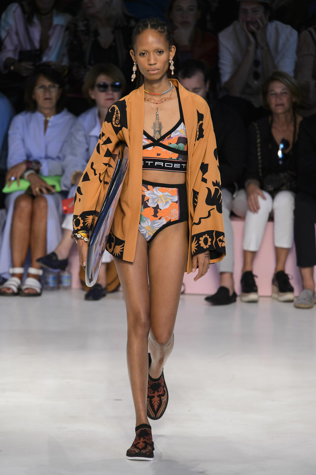 Etro ss 19 surf bikini catwalk