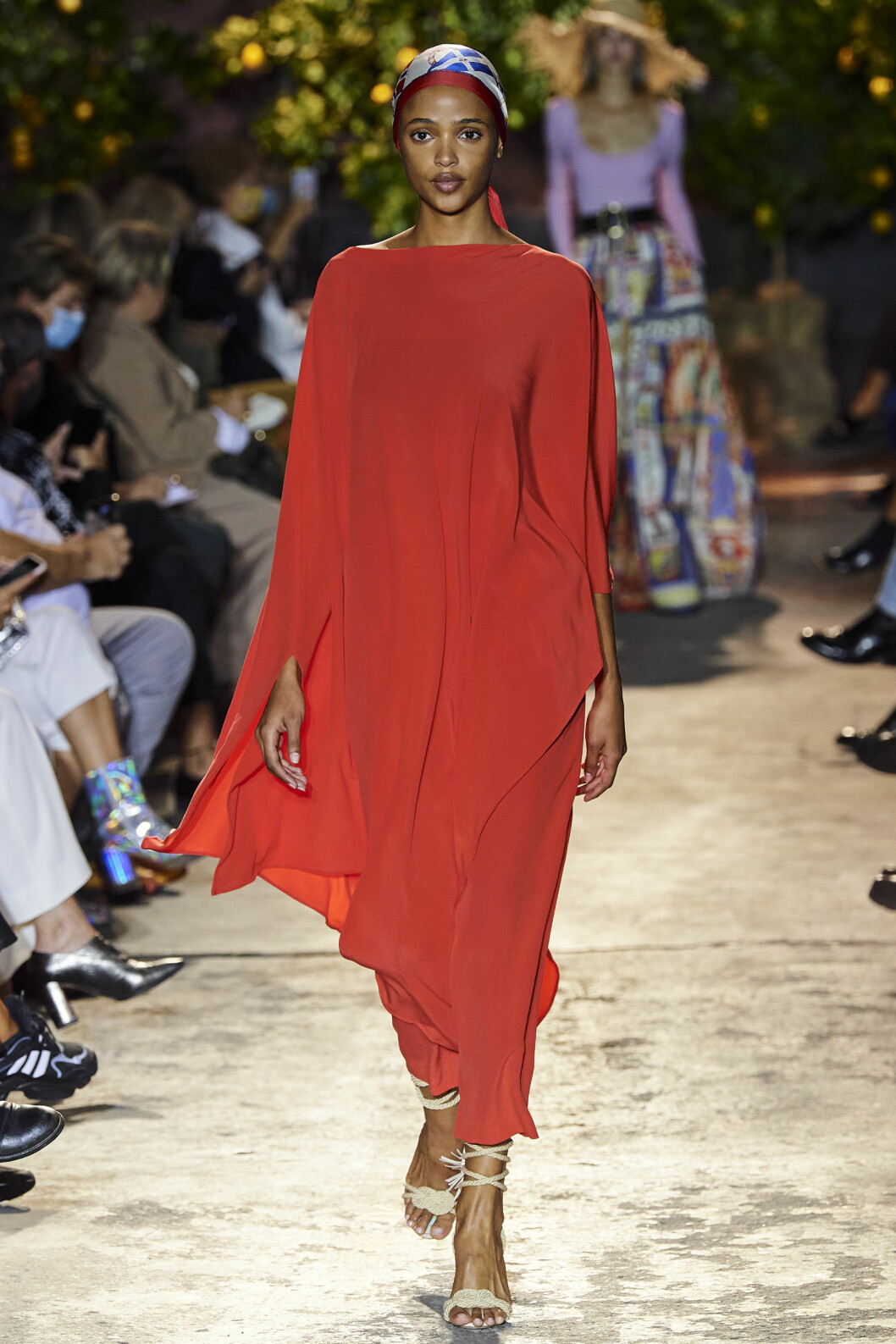 Etro ss21 röd klänning.