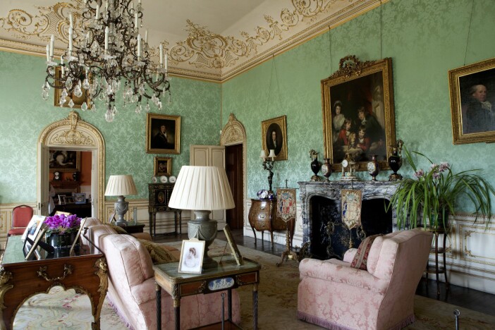Ett av de välbekanta rummen på slottet Downton Abbey, som egentligen heter Highclere Castle. Foto: Ilpo Musto/REX ett av rummen på highclere castle även känt som downton abbey