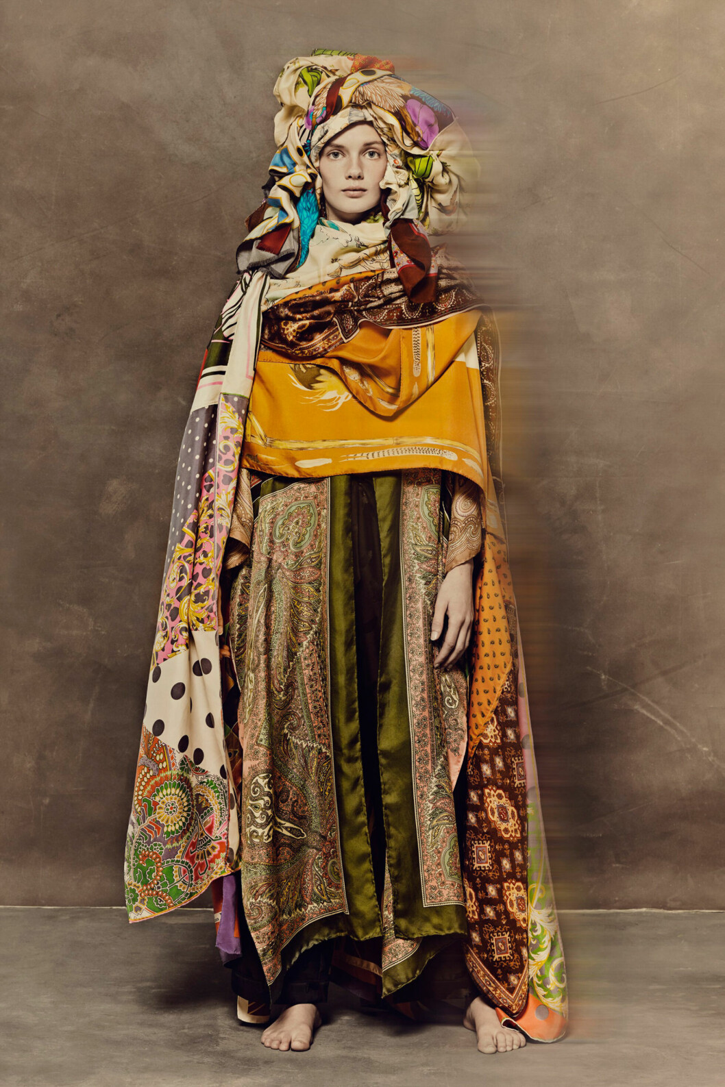 Kimono av vintagescarves designad av Ewa Larsson. Ewa Larssons kimono gjord av vintagescarves