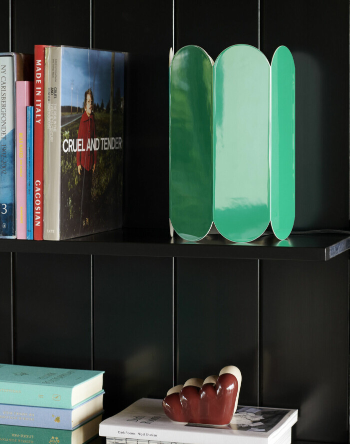Känns grönt lite övermäktigt? Testa grönt i mindre skala, exempelvis en ljuskälla eller inredningsdetalj. Foto: Hay. Inred med färger enligt feng shui, grönt