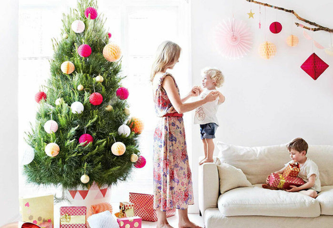 Foto: <a href="http://www.insideout.com.au/products/trends/christmas-with-the-cunningtons?ref=/search%3Fq%3D%2BArmelle%2BHabib" target="_blank" rel="noopener">Armelle Habib/Insideout</a> farger_gran