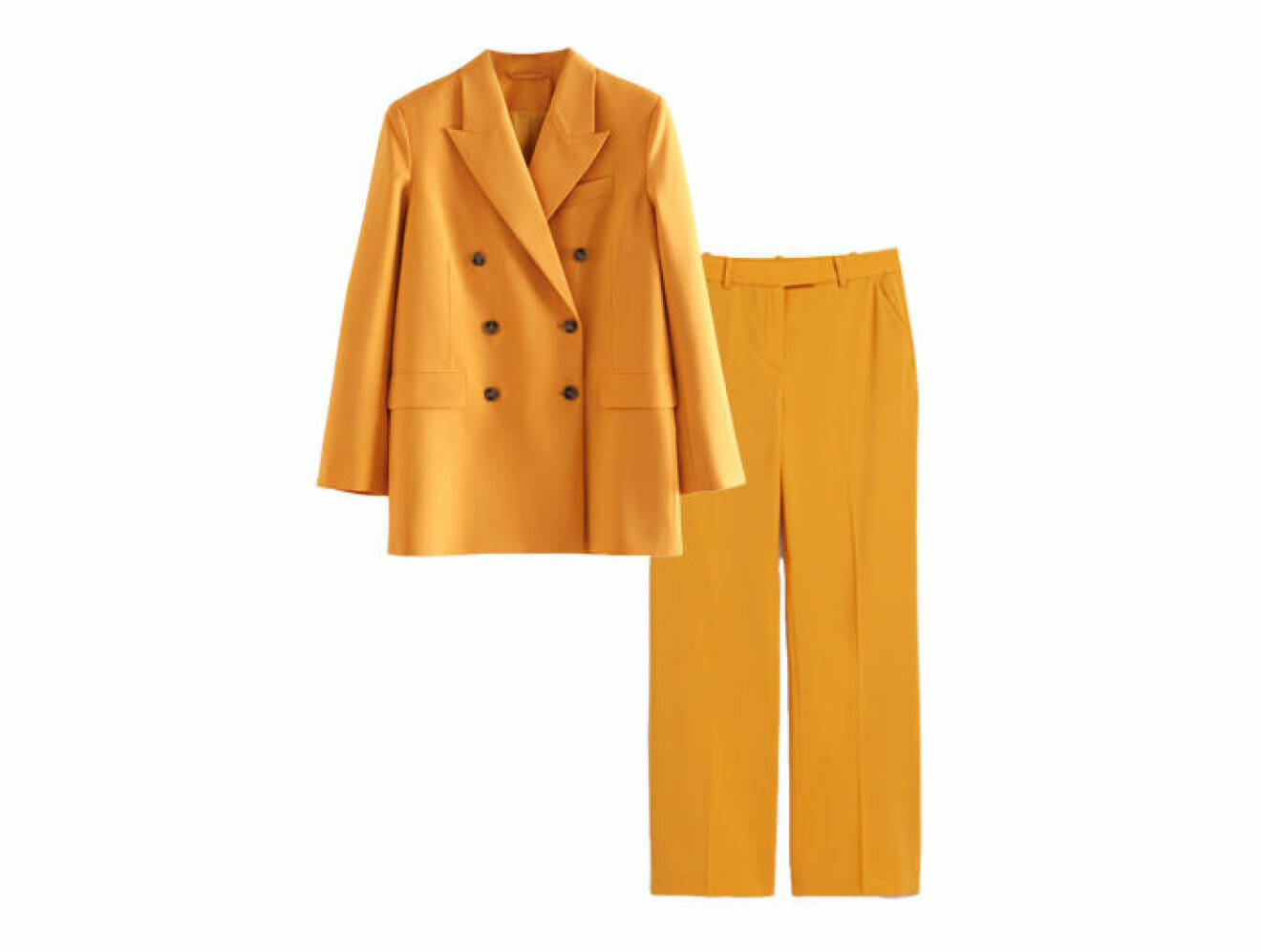 gul kostym med dubbelknäppt kavaj och kortymbyxor med pressveck från &amp; Other Stories