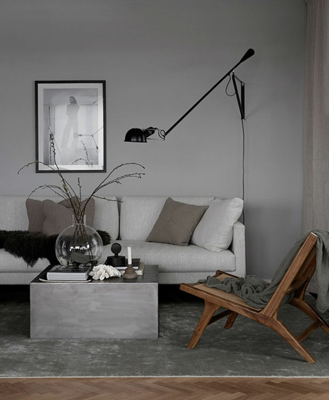 Foto: <a href="http://www.emilylaye.com/" target="_blank" rel="noopener">Emily Laye</a> Mäklare: <a href="https://www.jm.se/" target="_blank" rel="noopener">JM</a> Styling: Maria Ramse Grå sammetsmatta