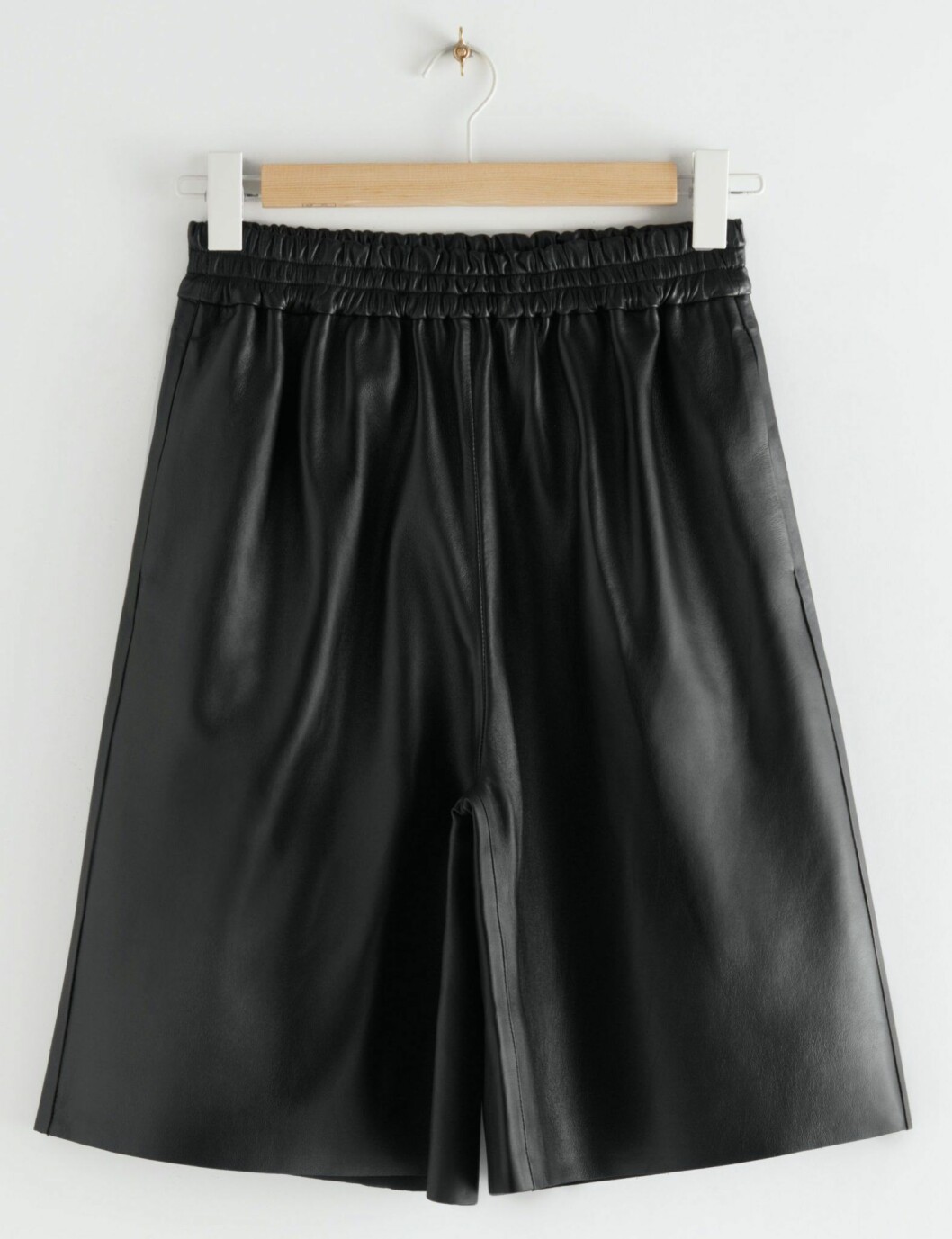 faux letather bermudashorts från & other stories
