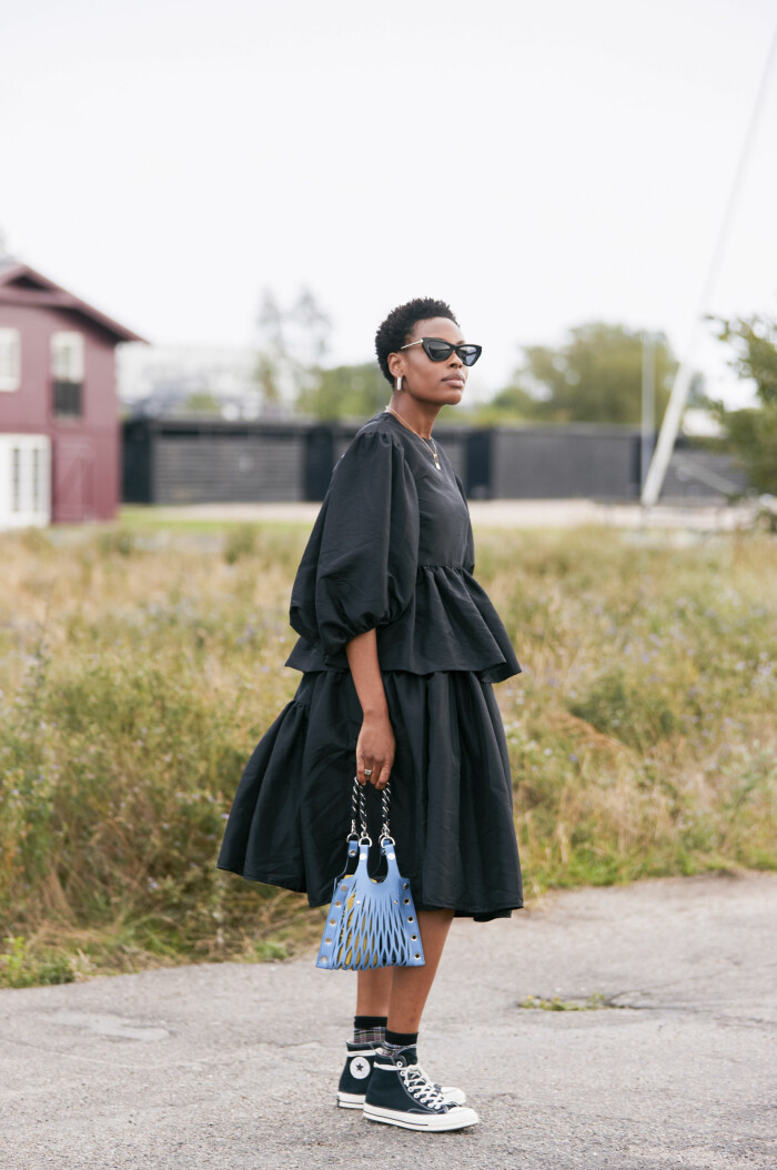 Feminina volanger + Converse = sant! Feminina volanger + Converse = sant!