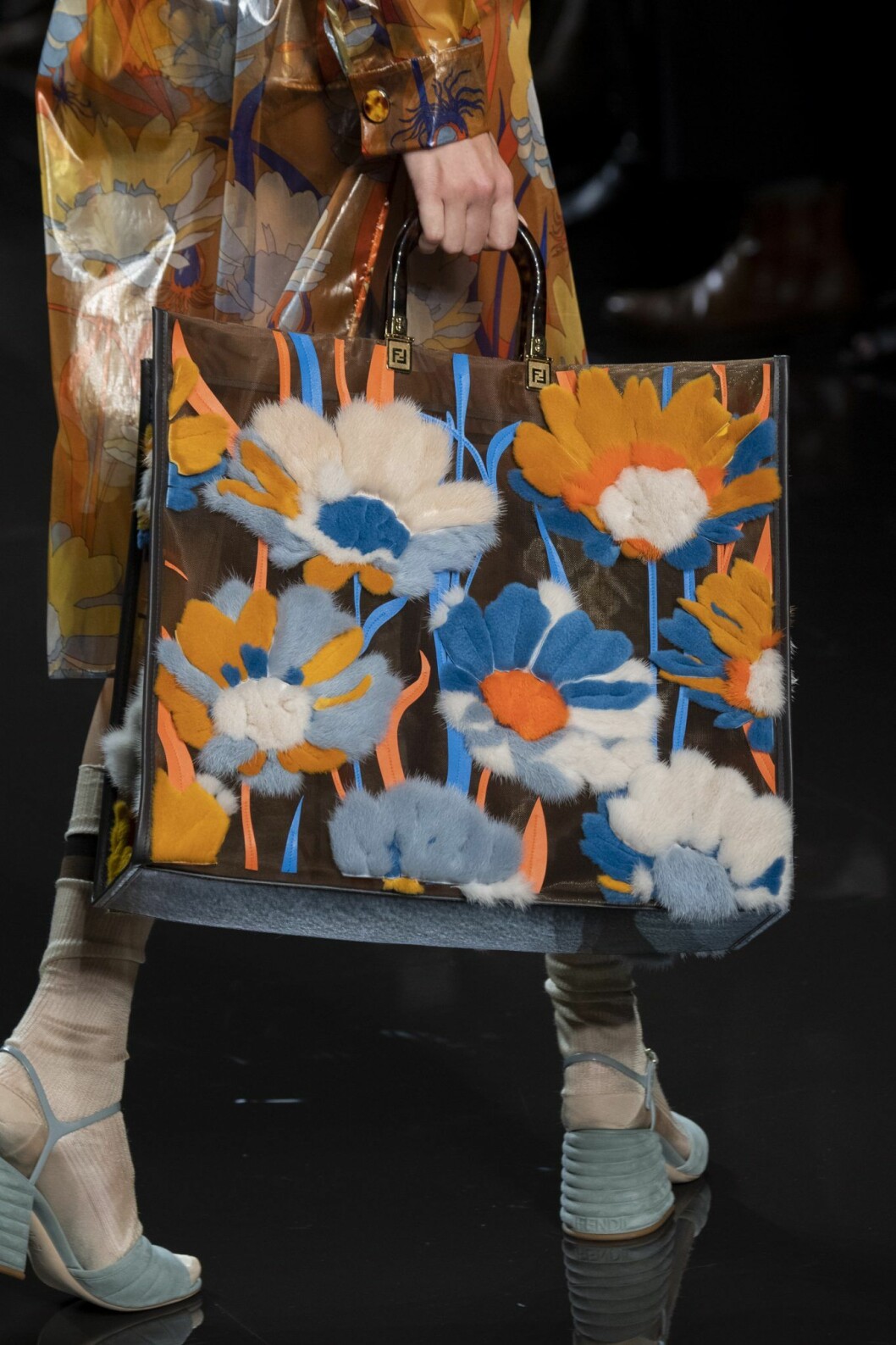 Fendi väska med blommor SS20