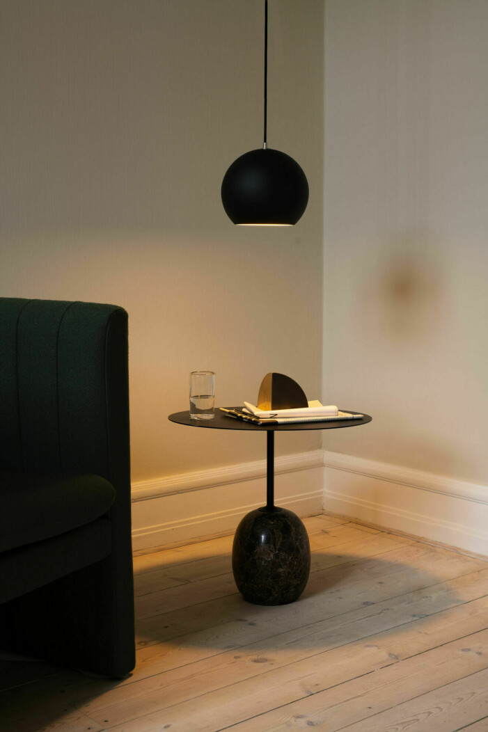 Vilka färger är bäst att inreda med enligt feng shui och vad betyder olika färger? Vi har svaren! Foto: &tradition. Färger att inreda med enligt feng shui