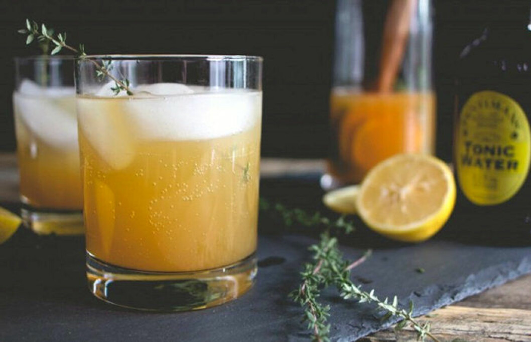 Via <a href="http://antiqology.com/blog/category/mocktails">Antiqology.com</a> Äppletonic.