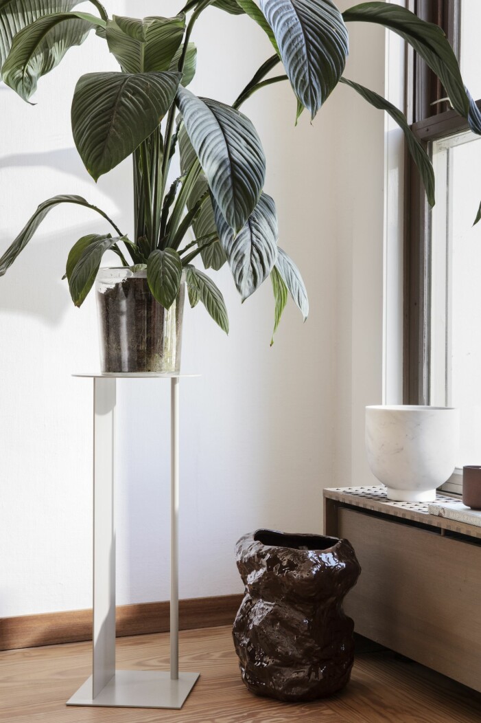 Färgstarka shoppingtips för vardagsrummet, piedestalen Place från Ferm Living
