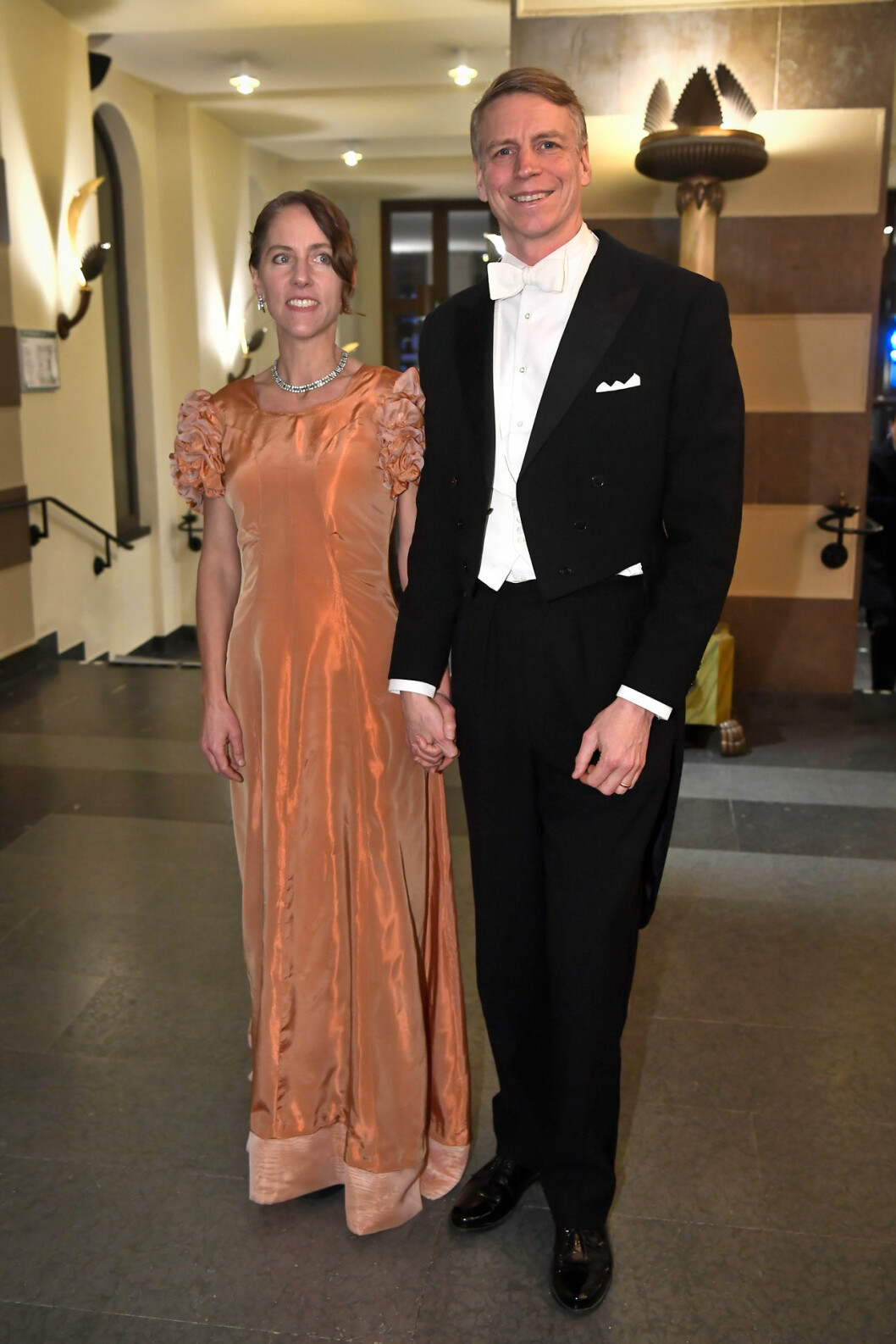 Finansmarknads- och bostadsminister Per Bolund med sin sambo Åse Åhlstrand på Nobel 2019